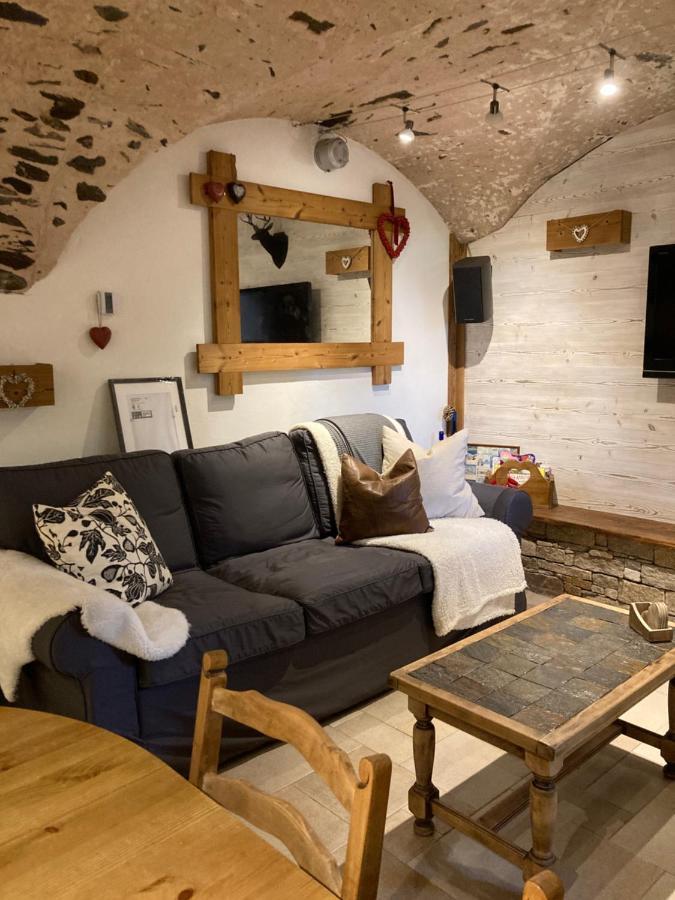 Two Bedroom Apartment La Voute, Chandon Near Meribel - Sleeps 4 Adults Or 2 Adults And 3 Children Les Allues Eksteriør billede