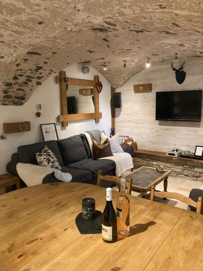 Two Bedroom Apartment La Voute, Chandon Near Meribel - Sleeps 4 Adults Or 2 Adults And 3 Children Les Allues Eksteriør billede